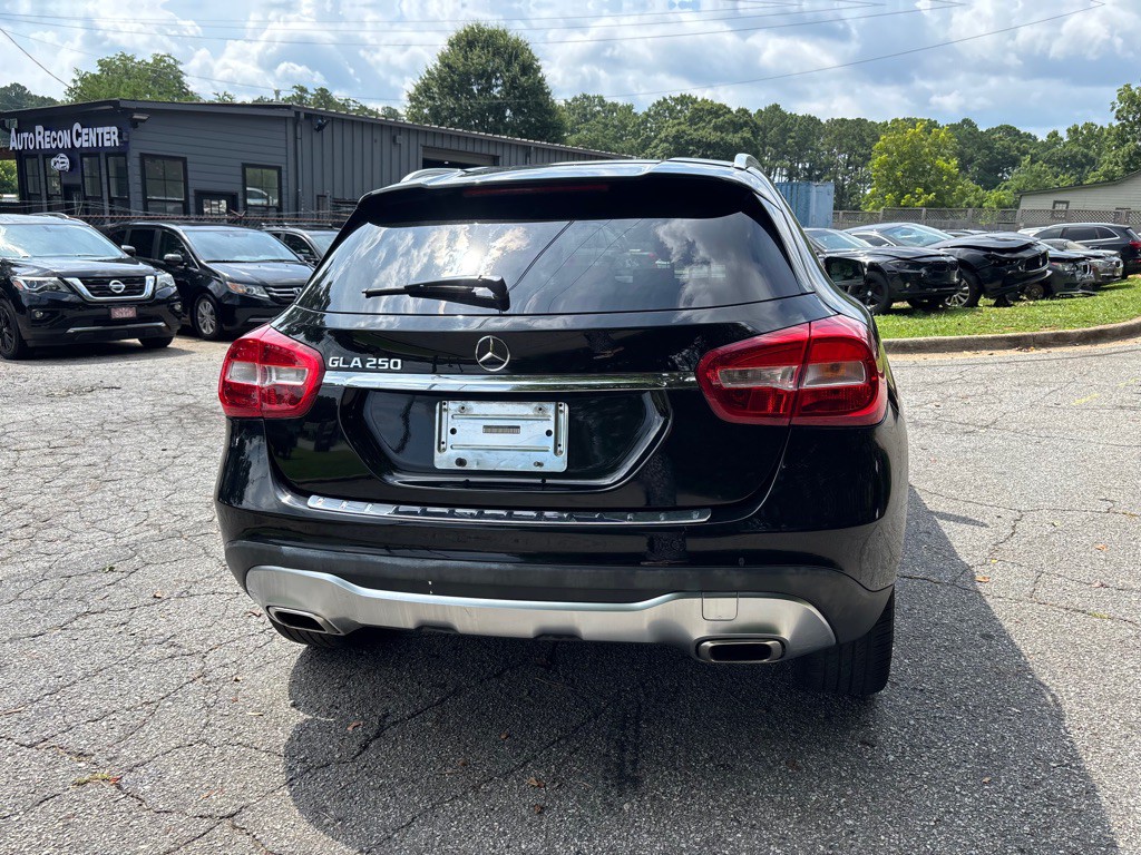 2020 Mercedes-Benz GLA-Class Image 14