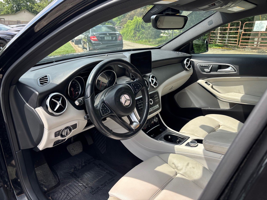 2020 Mercedes-Benz GLA-Class Image 18