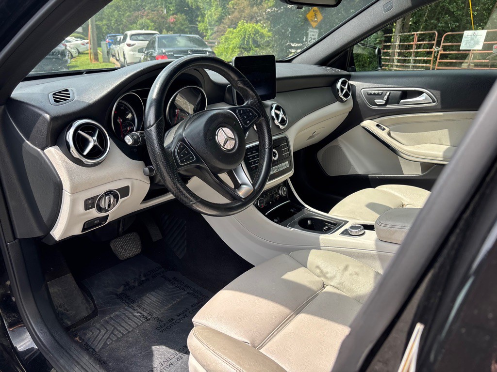 2020 Mercedes-Benz GLA-Class Image 19