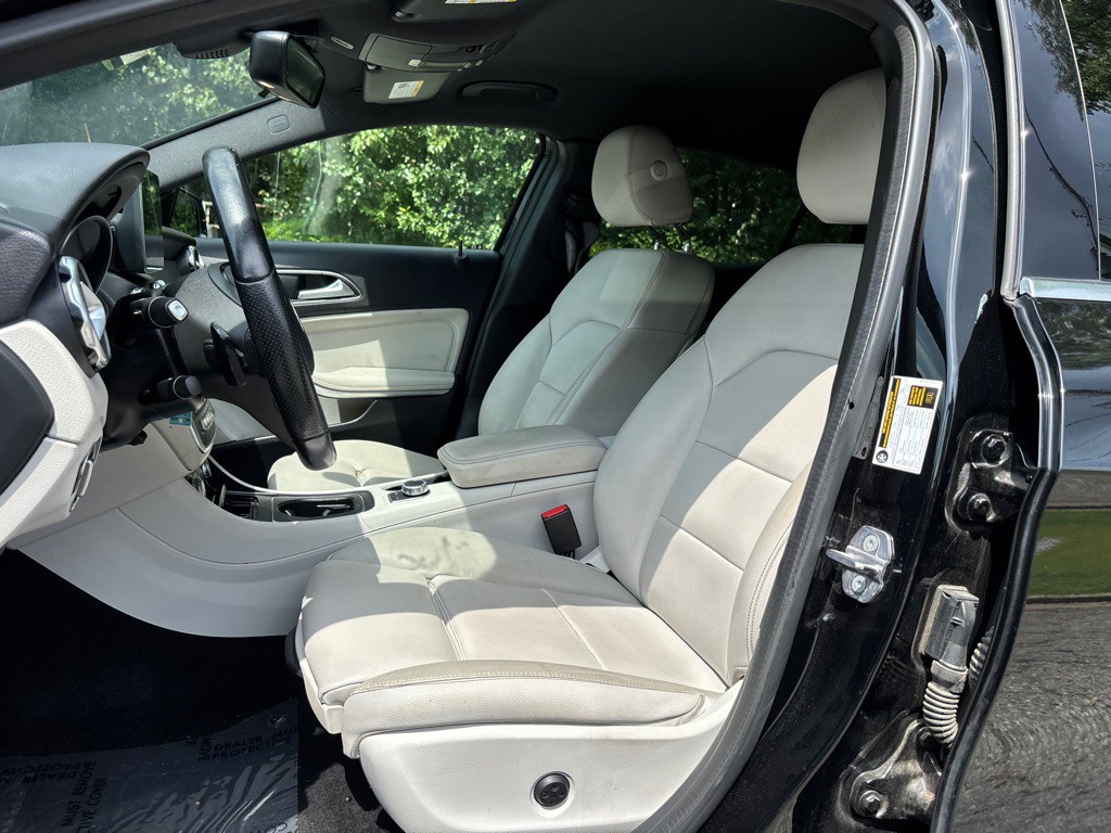 2020 Mercedes-Benz GLA-Class Image 22