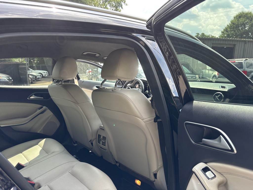 2020 Mercedes-Benz GLA-Class Image 28