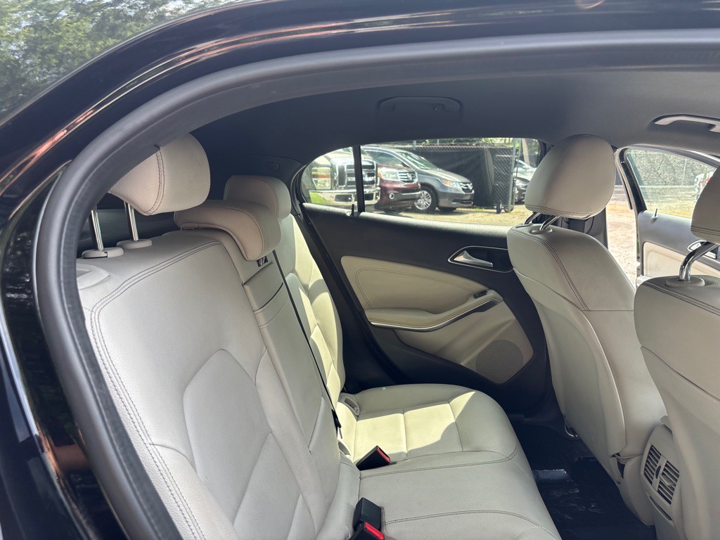 2020 Mercedes-Benz GLA-Class Image 31