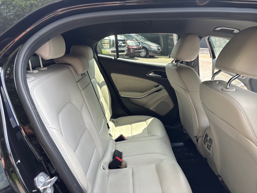 2020 Mercedes-Benz GLA-Class Image 33