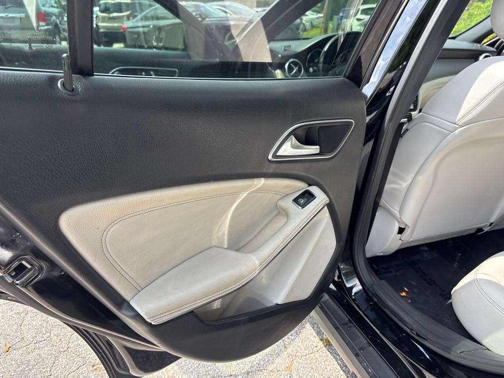 2020 Mercedes-Benz GLA-Class Image 34