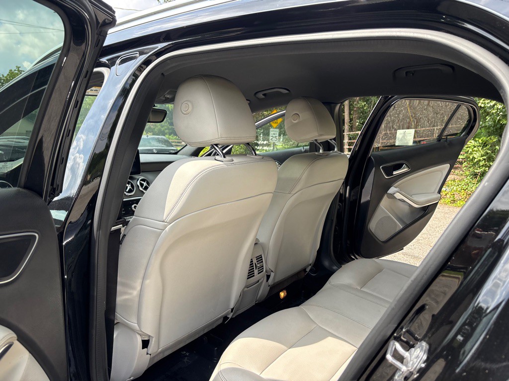 2020 Mercedes-Benz GLA-Class Image 36