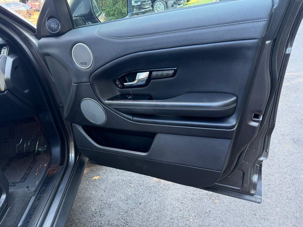 2019 Land Rover Range Rover Evoque Image 28
