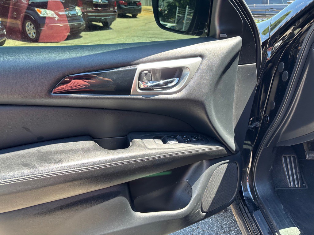 2020 Nissan Pathfinder Image 16