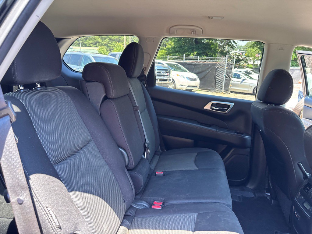 2020 Nissan Pathfinder Image 32