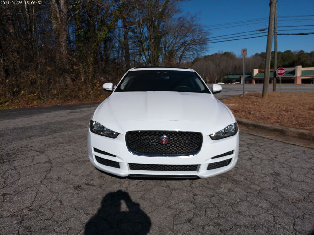 2018 Jaguar XE Image 5