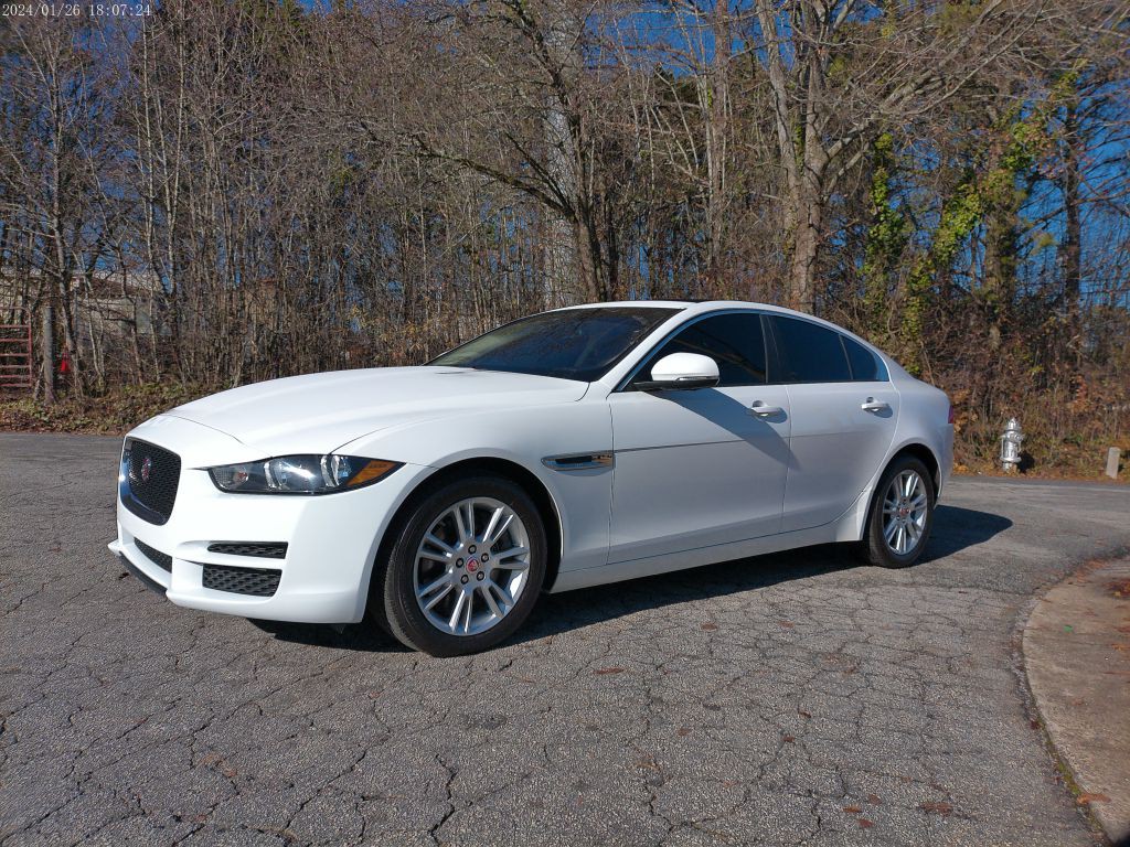 2018 Jaguar XE Image 6