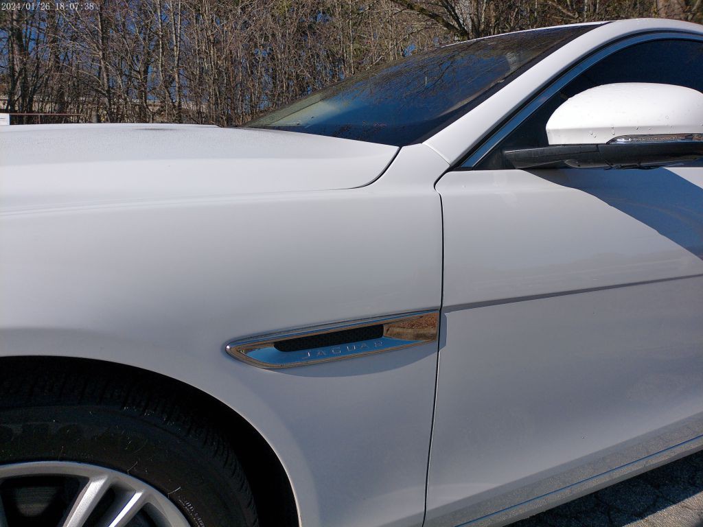 2018 Jaguar XE Image 9
