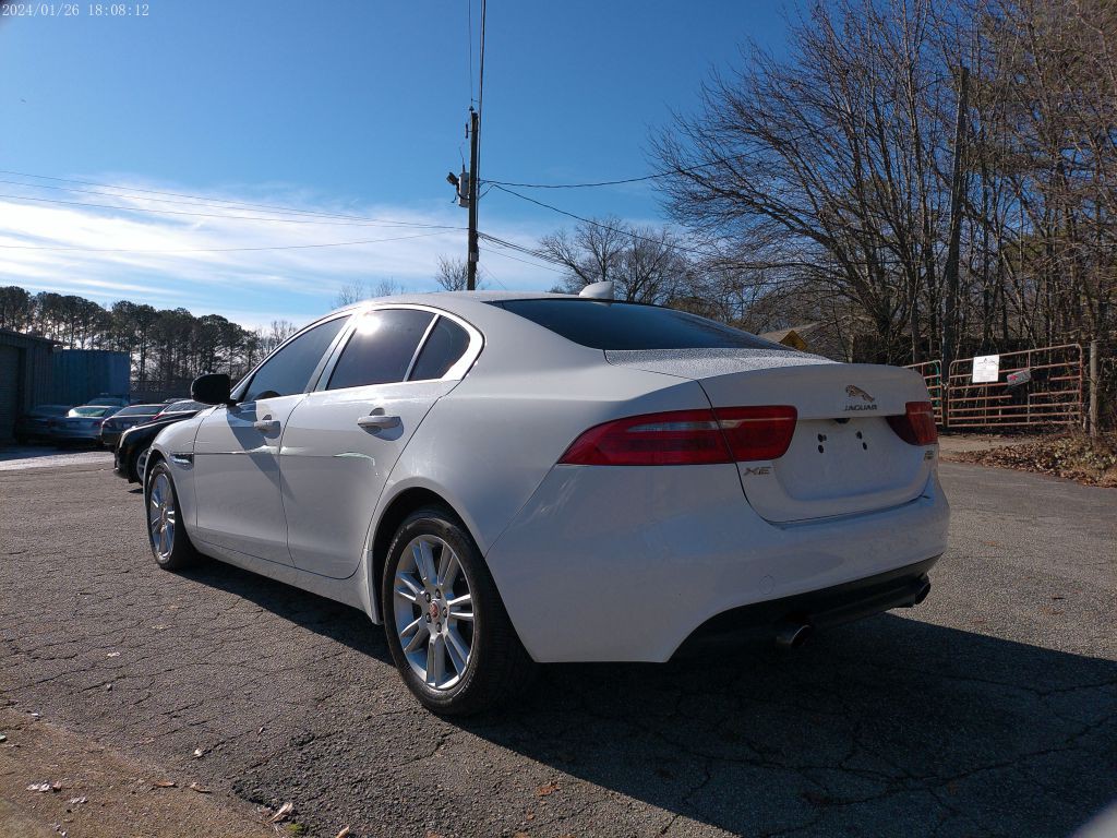 2018 Jaguar XE Image 12