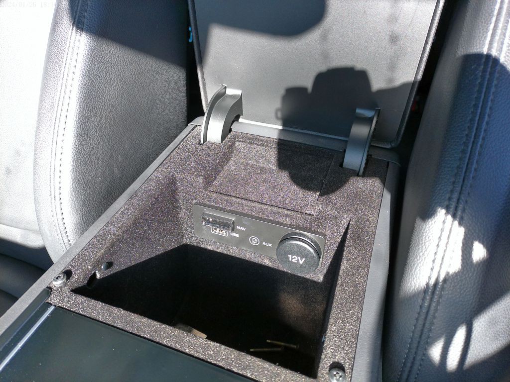 2018 Jaguar XE Image 26