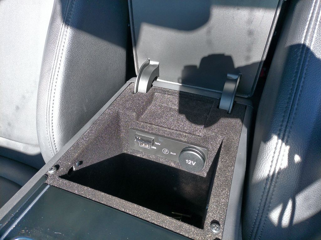 2018 Jaguar XE Image 27