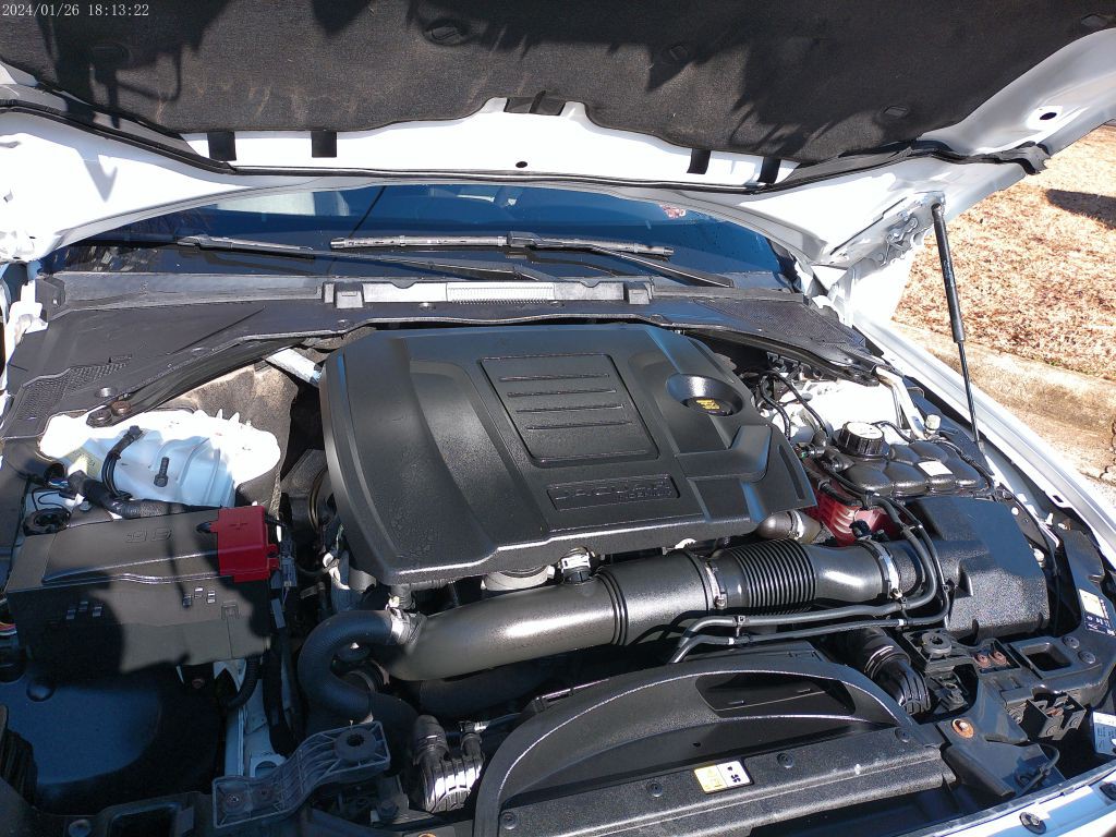 2018 Jaguar XE Image 41