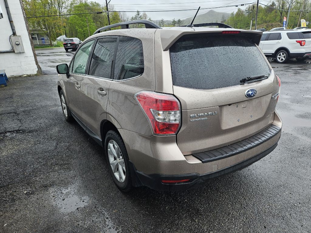 2015 Subaru Forester Image 4
