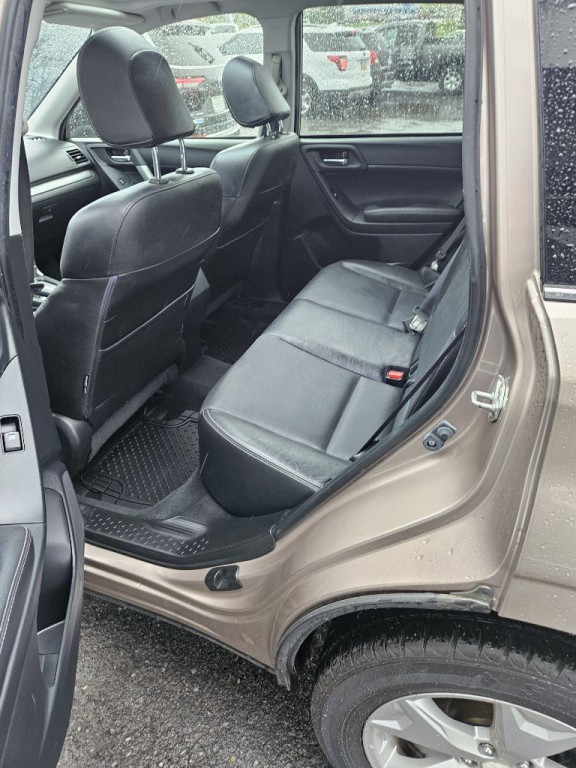 2015 Subaru Forester Image 6