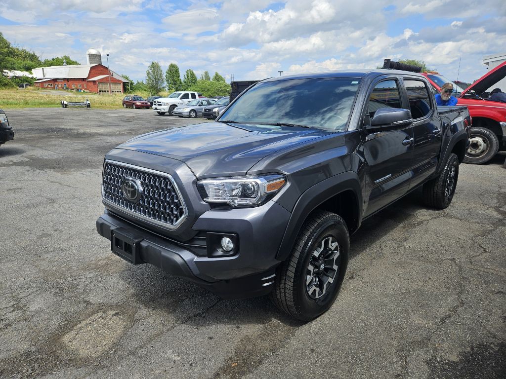 2019 Toyota Tacoma Image 2