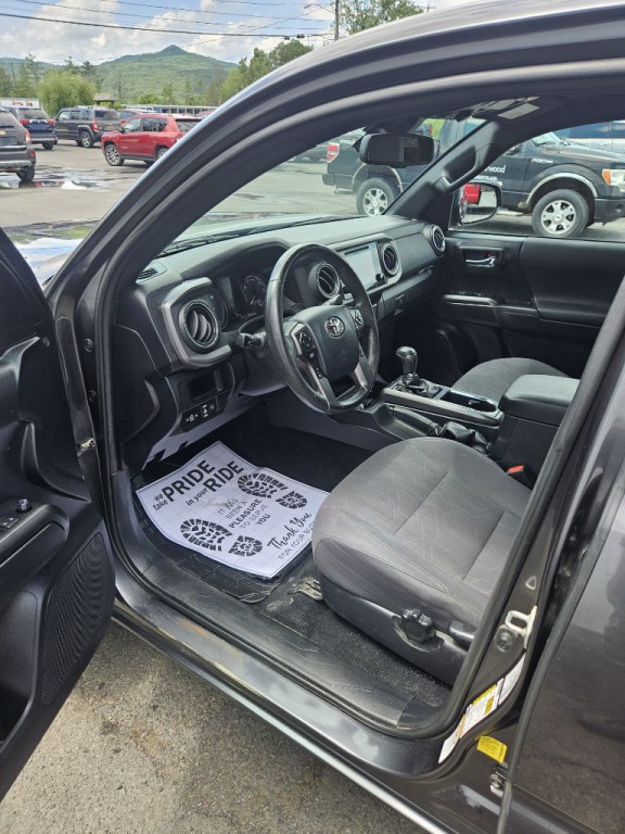 2019 Toyota Tacoma Image 5