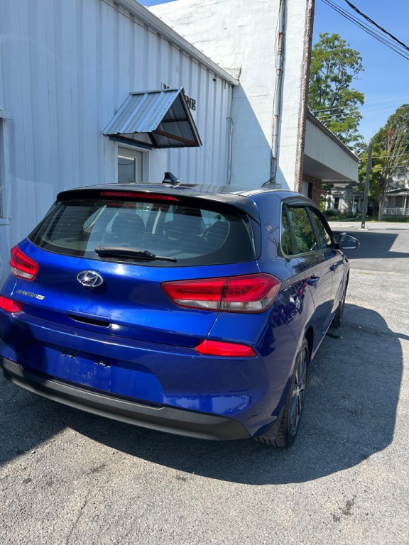 2018 Hyundai Elantra Image 3