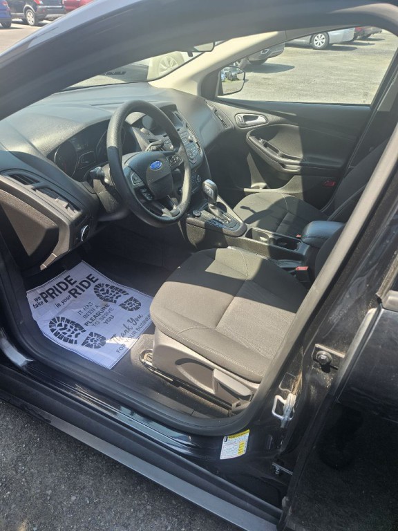 2016 Ford Focus Image 5