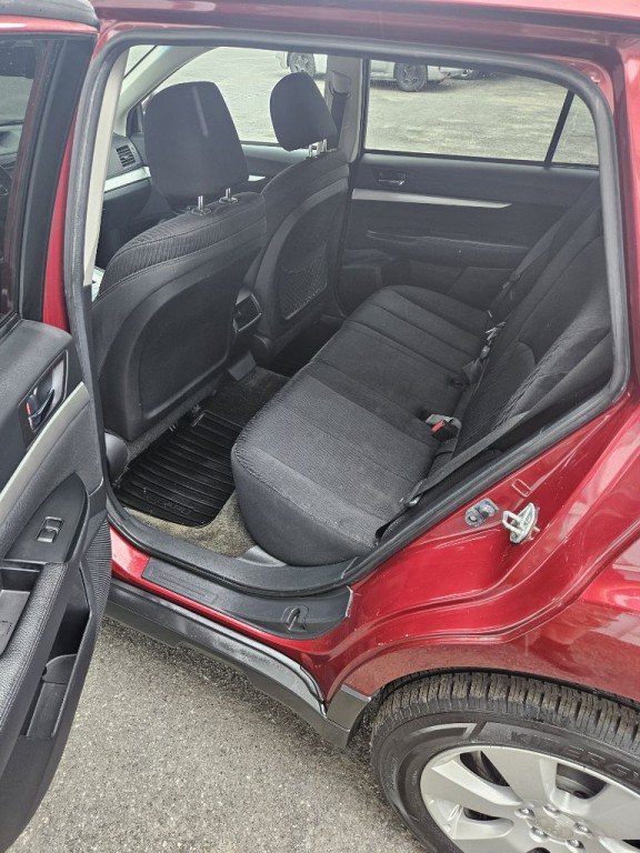 2012 Subaru Outback Image 6