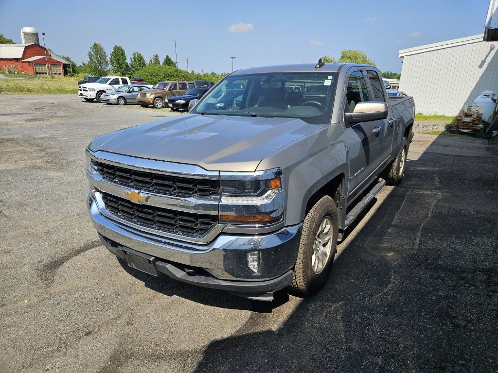 2017 Chevrolet Silverado 1500 Image 2