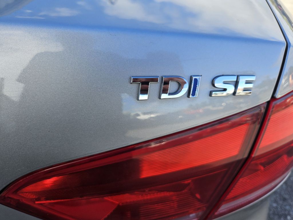 2014 Volkswagen Passat Image 8