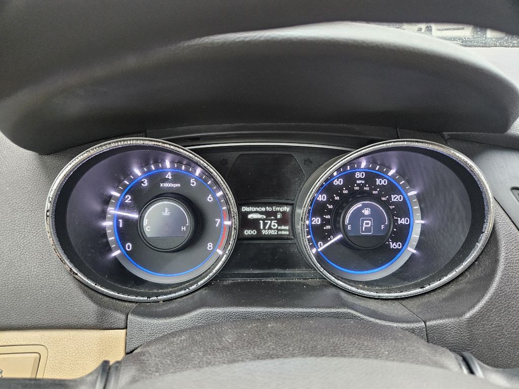 2013 Hyundai Sonata Image 8