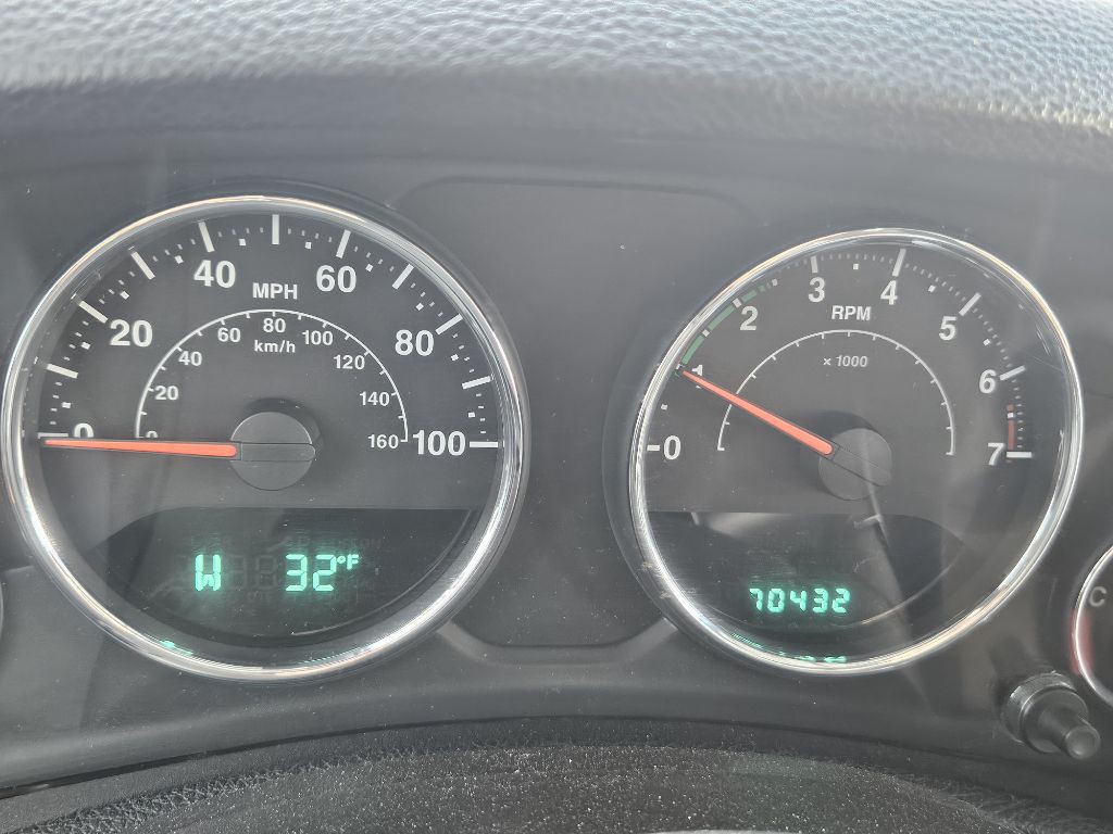 2012 Jeep Wrangler Image 7