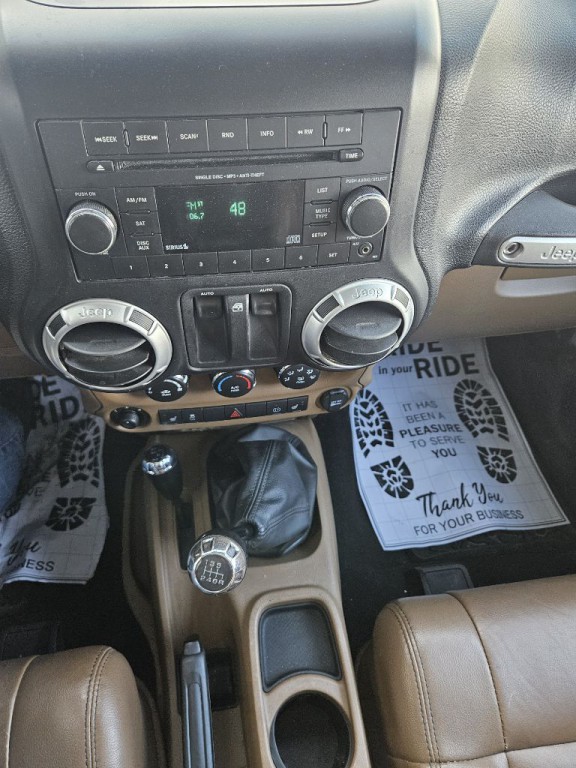 2012 Jeep Wrangler Image 8