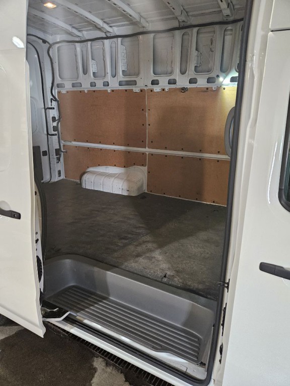2018 Nissan NV Image 7