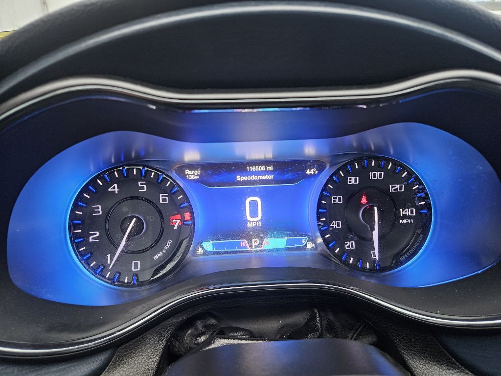 2015 Chrysler 200 Image 8