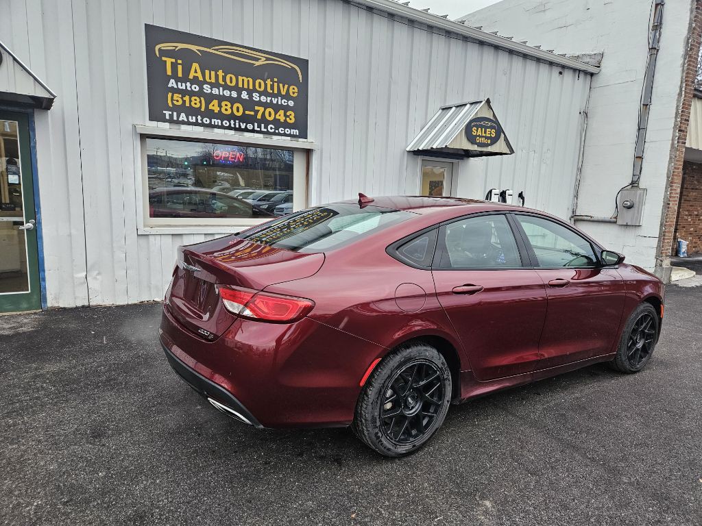 2015 Chrysler 200 Image 3