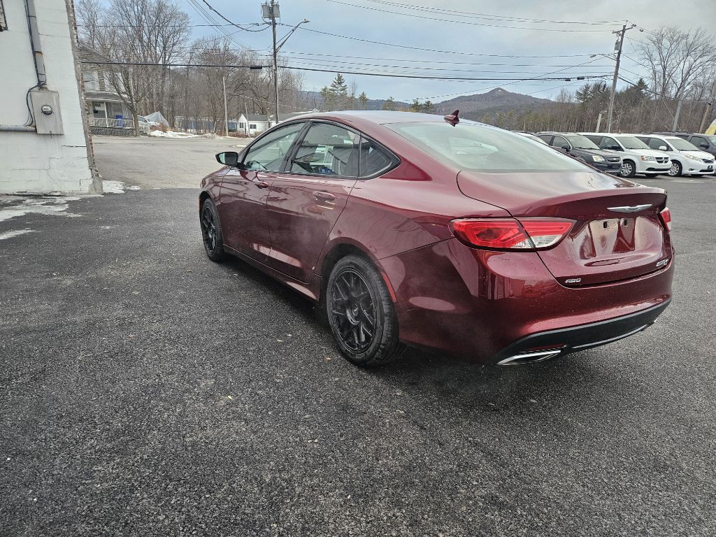 2015 Chrysler 200 Image 4