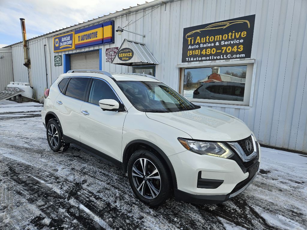 2019 Nissan Rogue Image 1