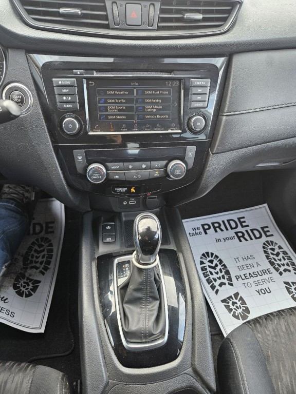 2019 Nissan Rogue Image 9