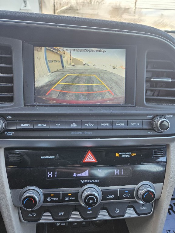 2020 Hyundai Elantra Image 8