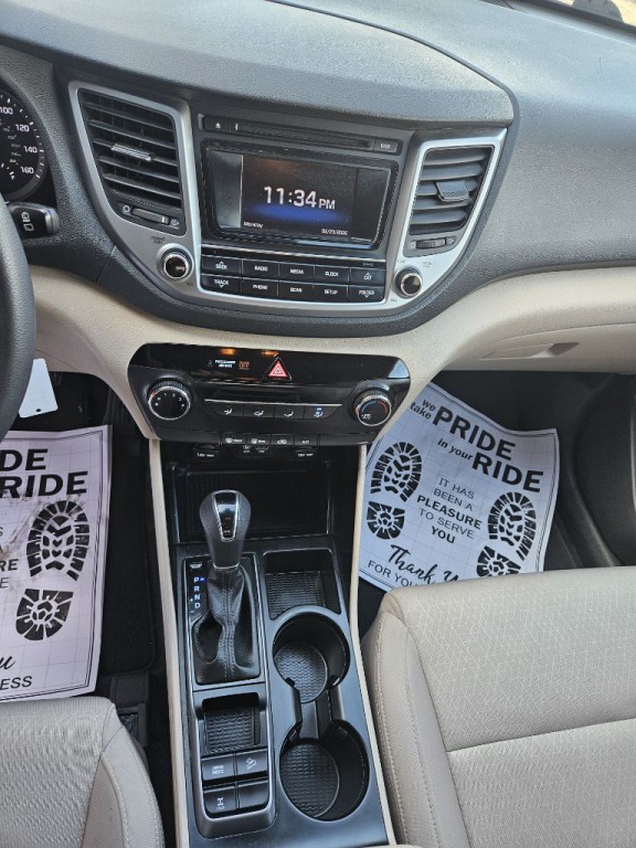 2017 Hyundai Tucson Image 8