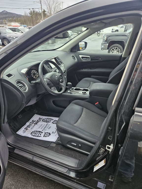 2017 Nissan Pathfinder Image 6