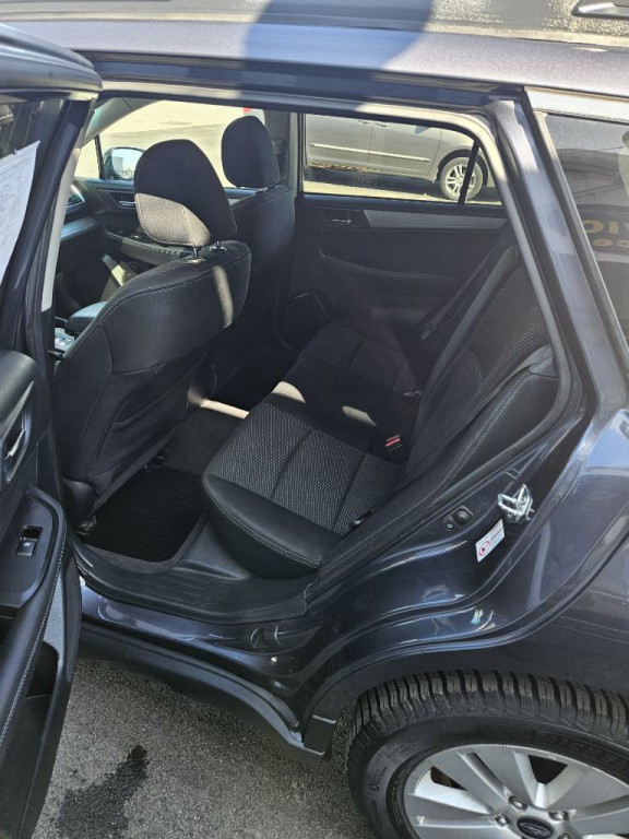2015 Subaru Outback Image 6