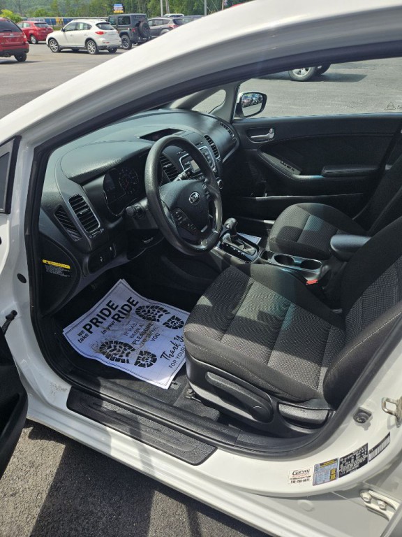 2017 Kia Forte Image 5