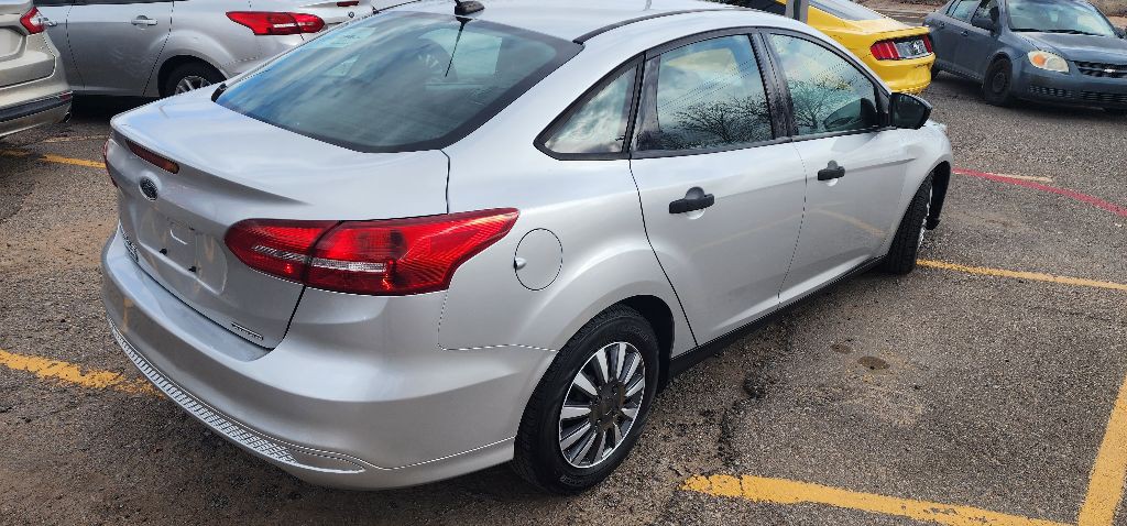 2016 Ford Focus Image 3