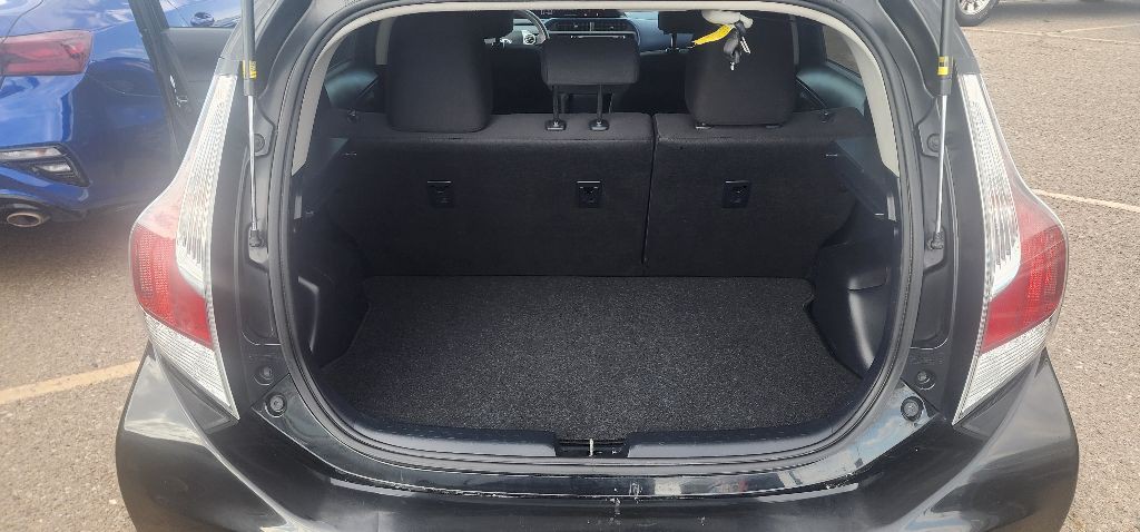 2016 Toyota Prius Image 12