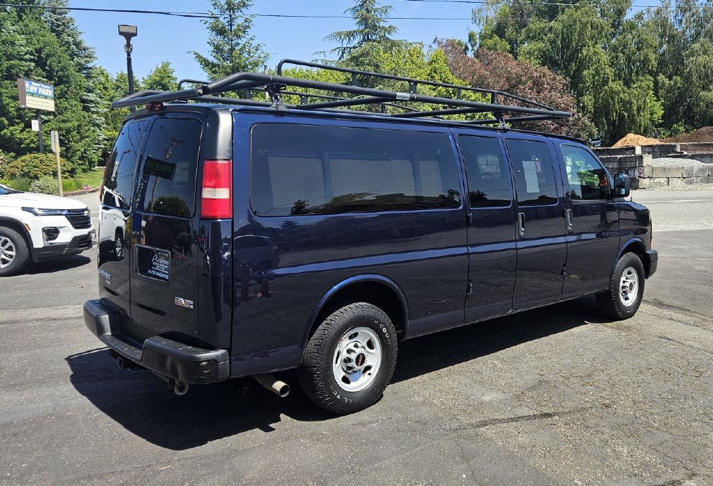 2014 GMC Savana Image 3