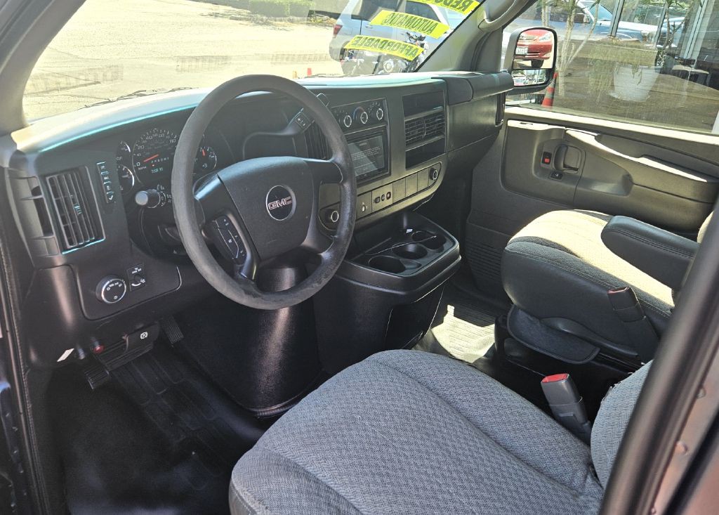 2014 GMC Savana Image 9
