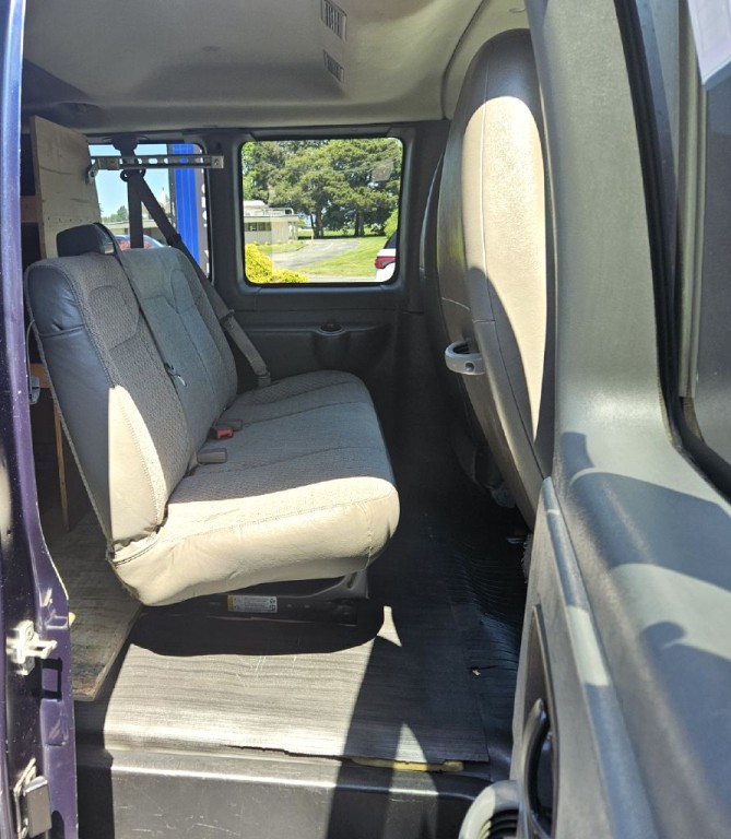 2014 GMC Savana Image 13
