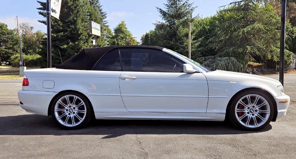 2005 BMW 3 Series Image 2