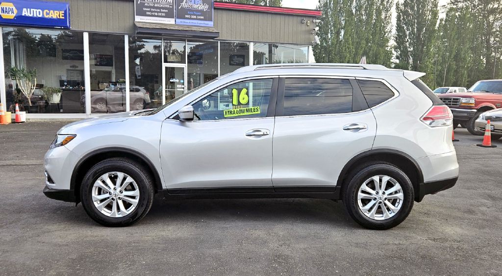 2016 Nissan Rogue Image 2