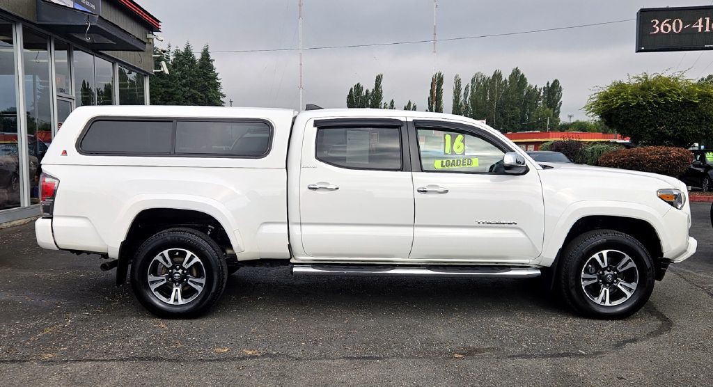 2016 Toyota Tacoma Image 2